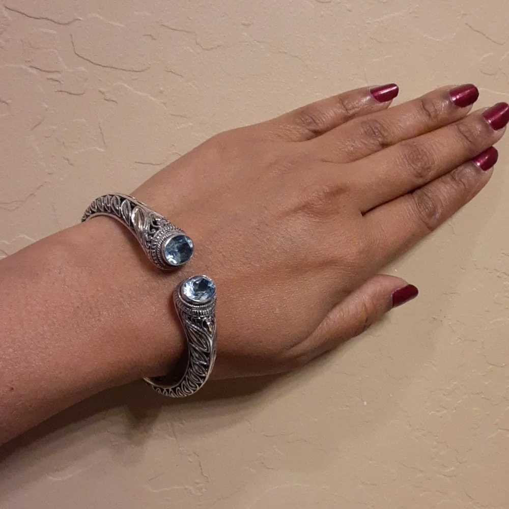18k, 925 Artisan Crafted Hinged Blue Topaz Cuff. FIRM. - Picture 15 of 15